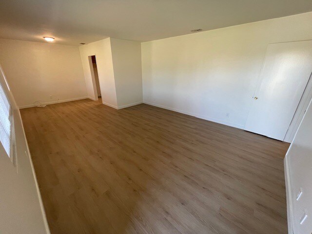 Foto del edificio - 12943 Magnolia Ave