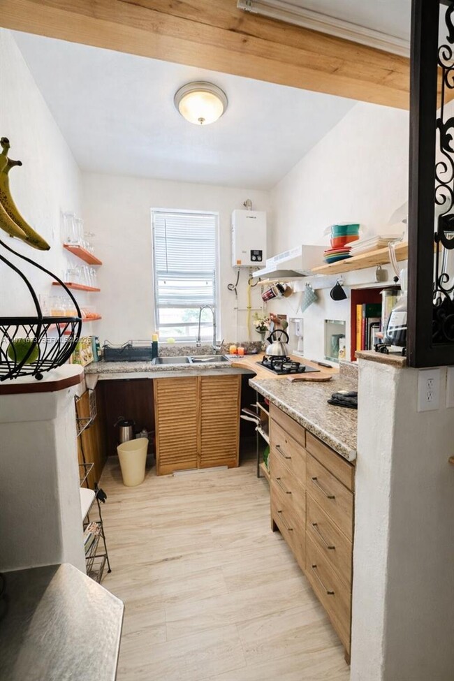 Foto del edificio - 428 SW 9th St