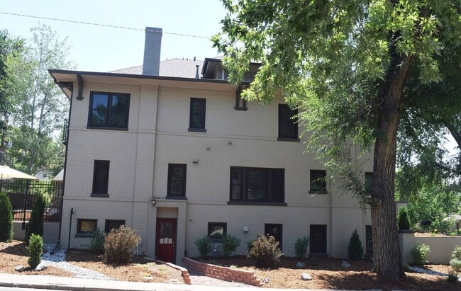Building Photo - 800 S Ogden St