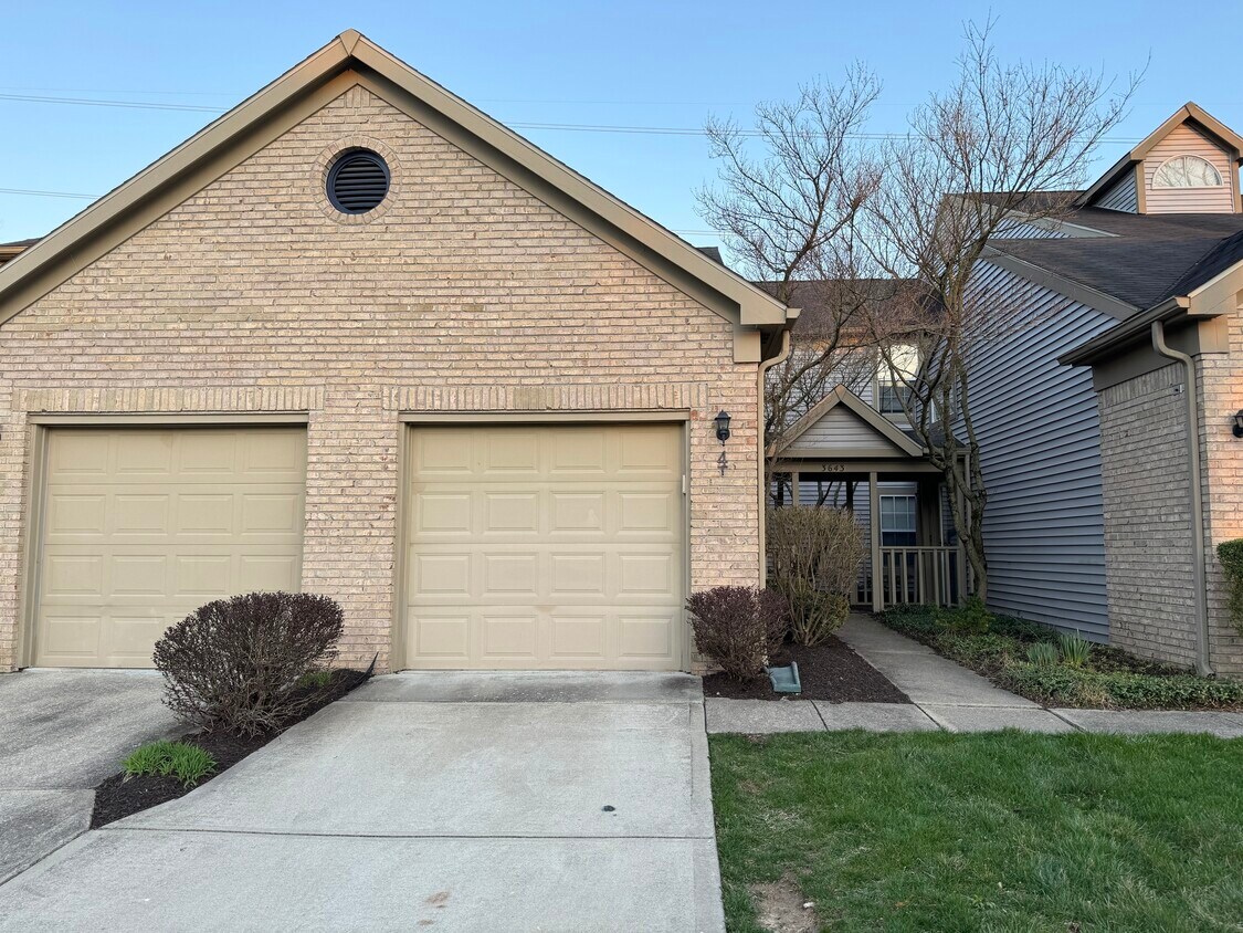 Foto principal - 3643 Reflections Ln