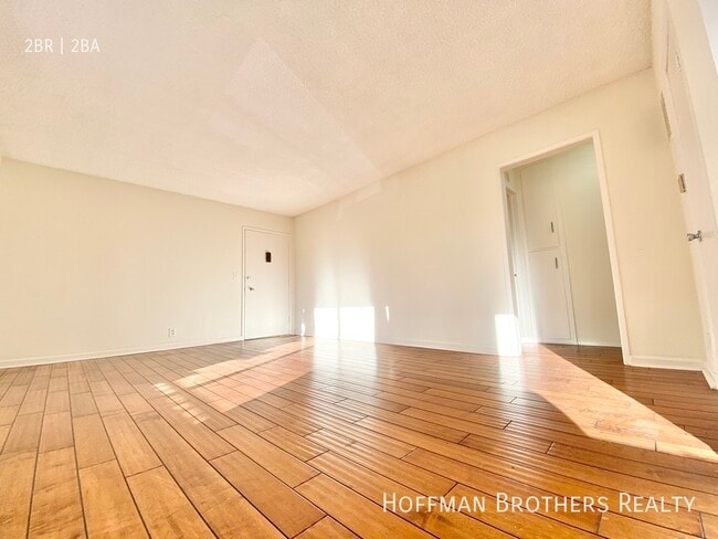 Building Photo - 1808 N Harvard Blvd