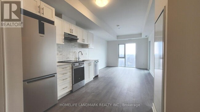 Building Photo - 715 Davis Dr