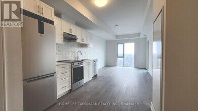 Building Photo - 715 Davis Dr