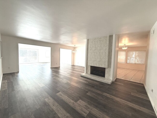 Building Photo - 4 Bedroom 2 Bathroom home available for rent NOW