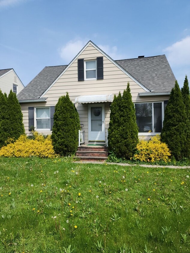 Foto principal - Gorgeous 3 Bedroom Home For Rent in Garfie...
