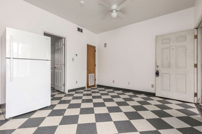 Building Photo - 705 M St