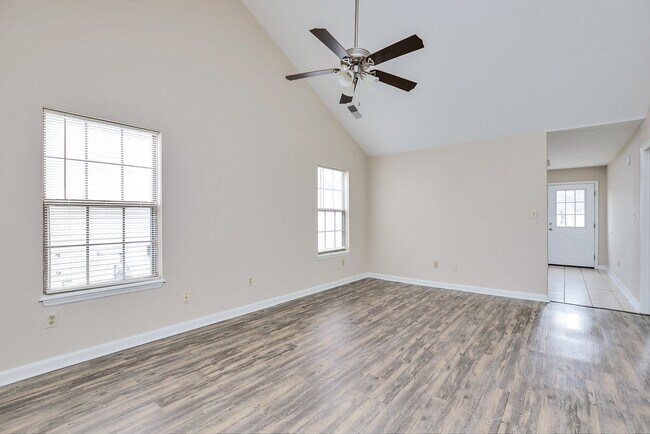 Building Photo - 132 Wood Glen Way