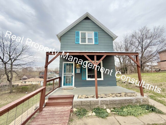 Building Photo - Updated  3 Br/ 2 Ba home in Kessler Park Area