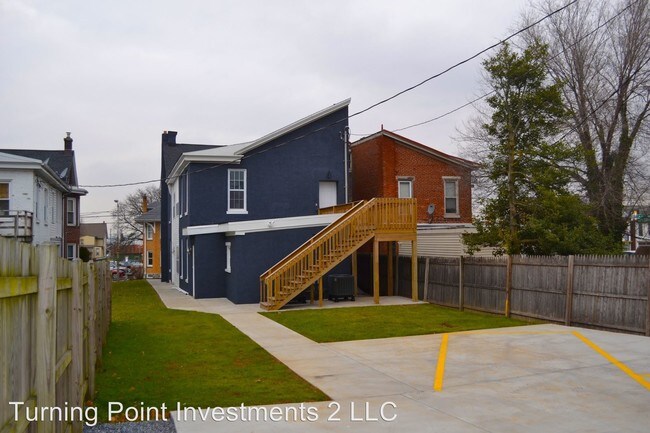 Foto del edificio - 108 W Main St