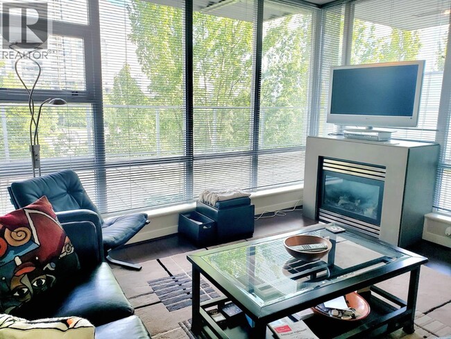 Photo du bâtiment - 638 Beach Crescent