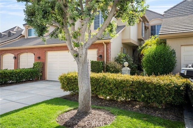 Building Photo - 6216 Greenbrier Dr