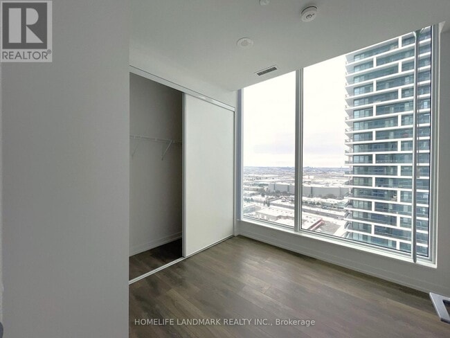 Building Photo - 898 Portage Pkwy