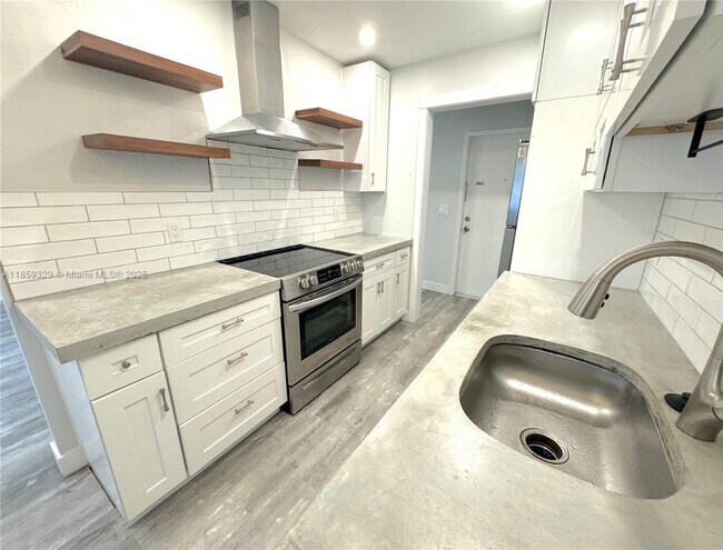 Foto del edificio - 2591 NE 55th Ct