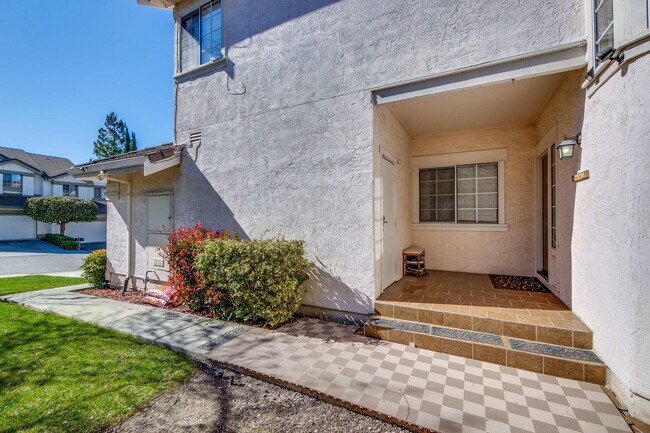 Building Photo - 160 Bear Ct