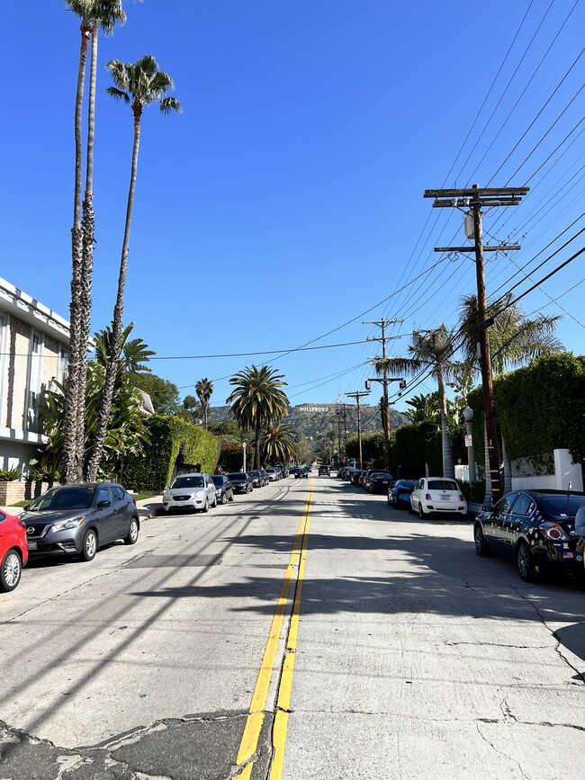 2281 N Beachwood Dr, Los Angeles, CA 90068 Townhome Rentals in Los