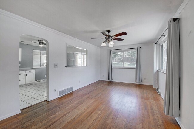 Foto del edificio - $2,595- 4 Bed, 2 Bath Home in Arvada with ...