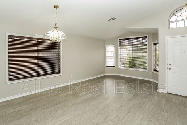 Building Photo - 1715 Watercreek Dr