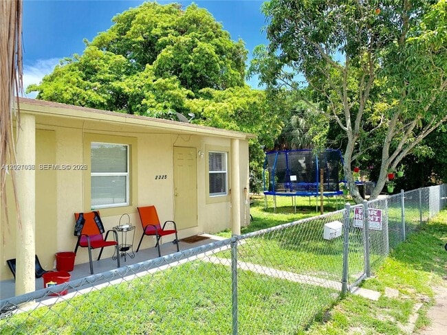Foto del edificio - 2325 N 25th Ave
