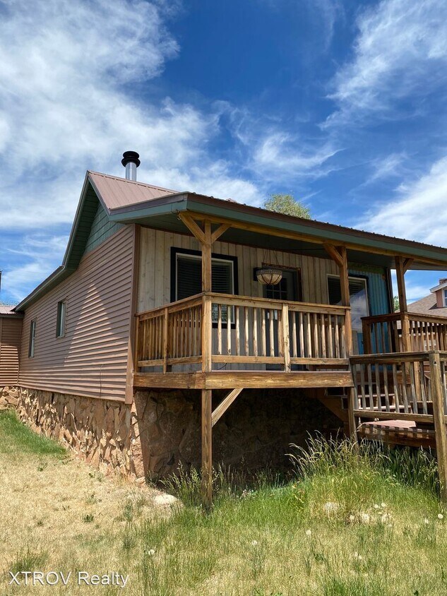 Foto principal - 3 br, 2 bath House - 616 Grand Ave