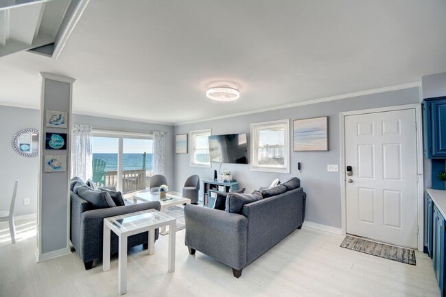 Foto del edificio - Off Season Rental **Oceanfront, Pet Friend...