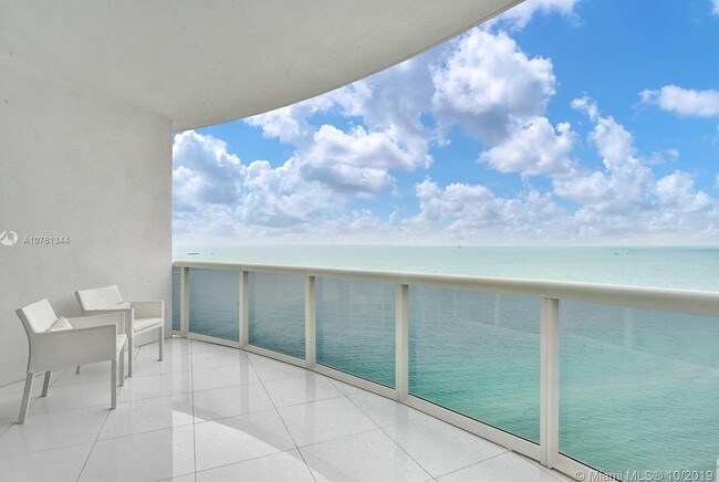 Building Photo - 18201 Collins Ave