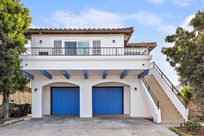 Building Photo - 211 Avenida Miramar