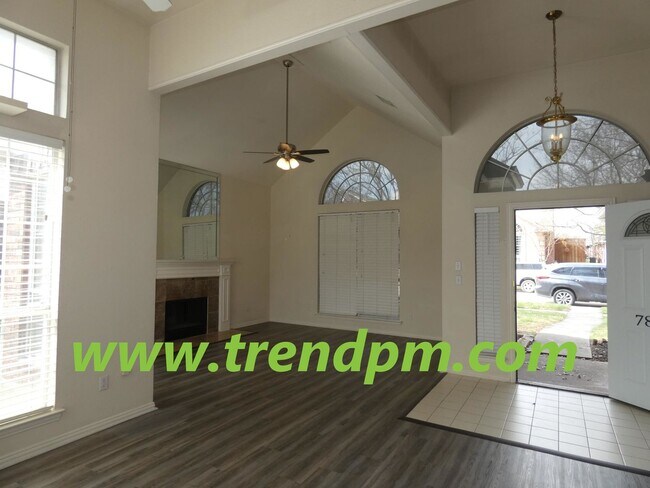 Building Photo - Bright, open concept home with recent upda...