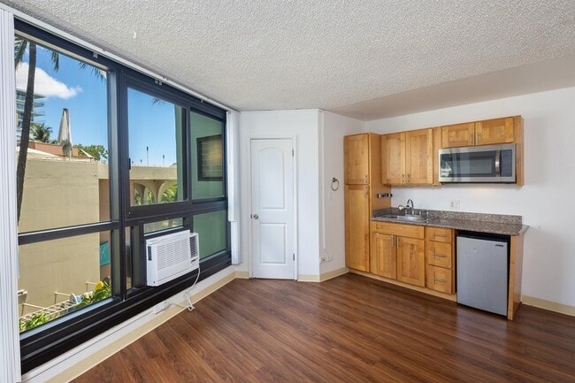 Photo - 134 Kapahulu Ave Townhome