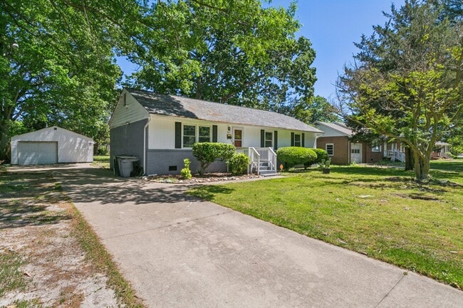 Building Photo - 314 Martha Lee Dr