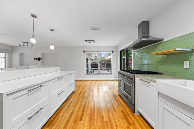 Foto del edificio - 3355 SW 22nd St