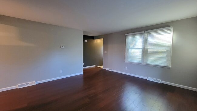 Building Photo - 141 Bennett Rd