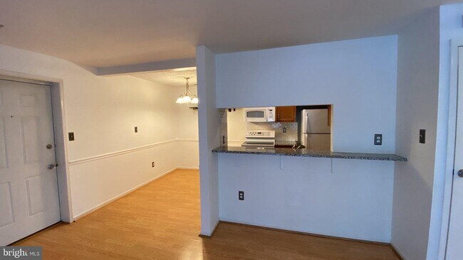 Building Photo - 11410 Little Patuxent Pkwy