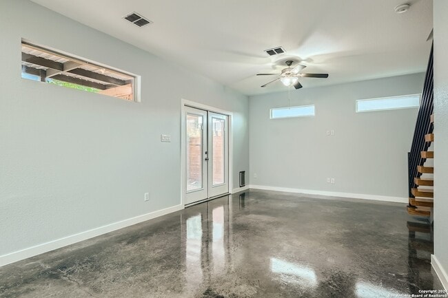 Foto del edificio - 126 E Myrtle St