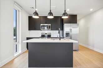 Building Photo - 6910 Ridge Ave