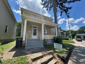 Building Photo - 1233 W Wildwood Ave