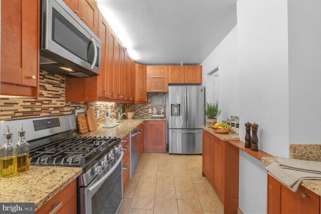 Foto del edificio - 5500 Friendship Blvd