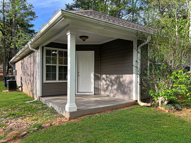 Primary Photo - 104 Denning Cir
