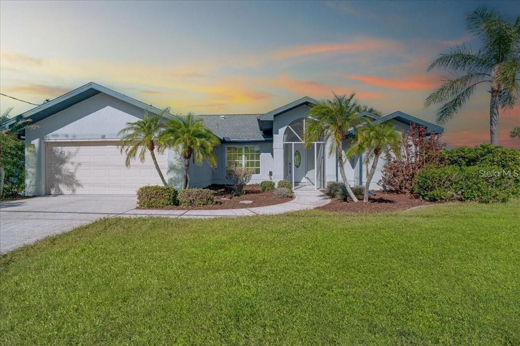 Primary Photo - 527 Rotonda Cir