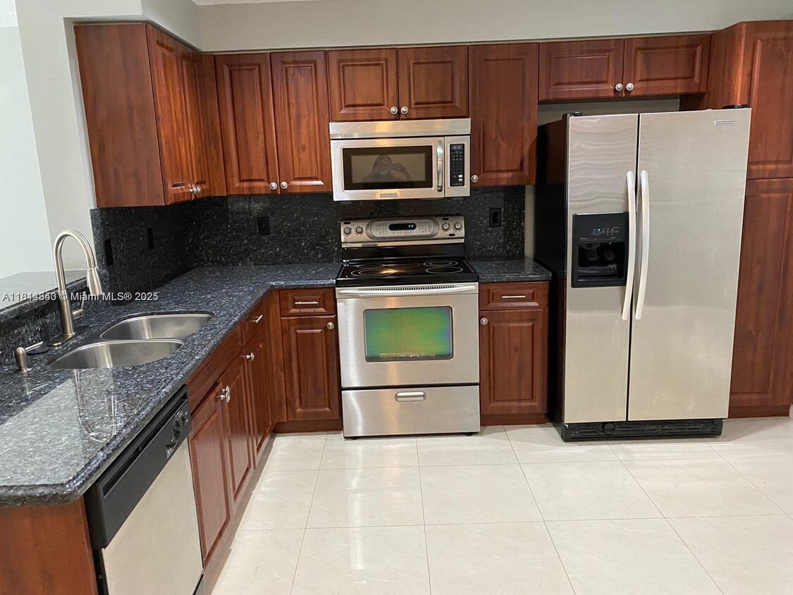 Primary Photo - 1390 Veracruz Ln