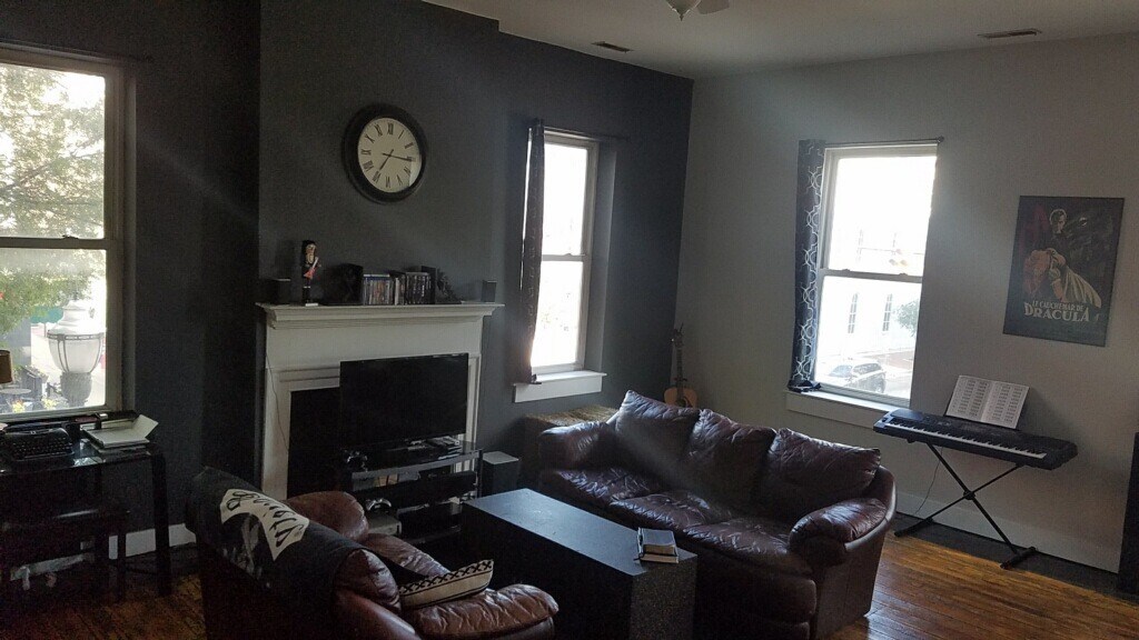 Foto principal - 103 E Main St