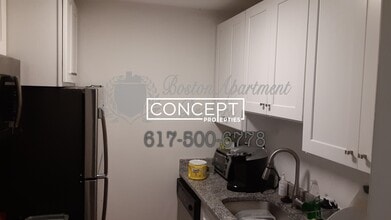 Building Photo - 772 Columbus Ave