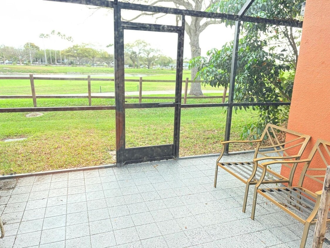 Photo - 1641 FAIRWAY RD PEMBROKE PINES, FL 33026