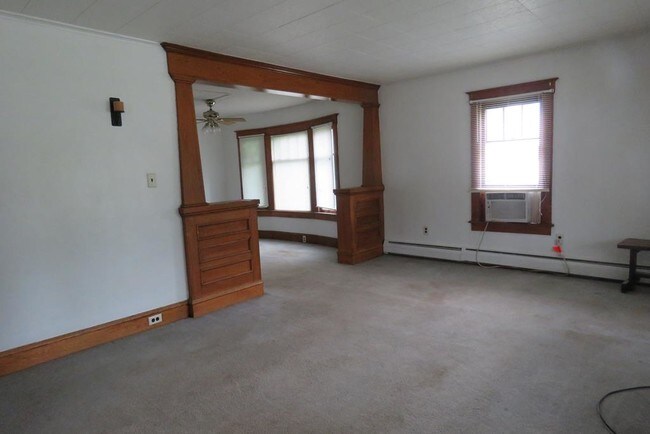 Building Photo - 120 N Hopkins St