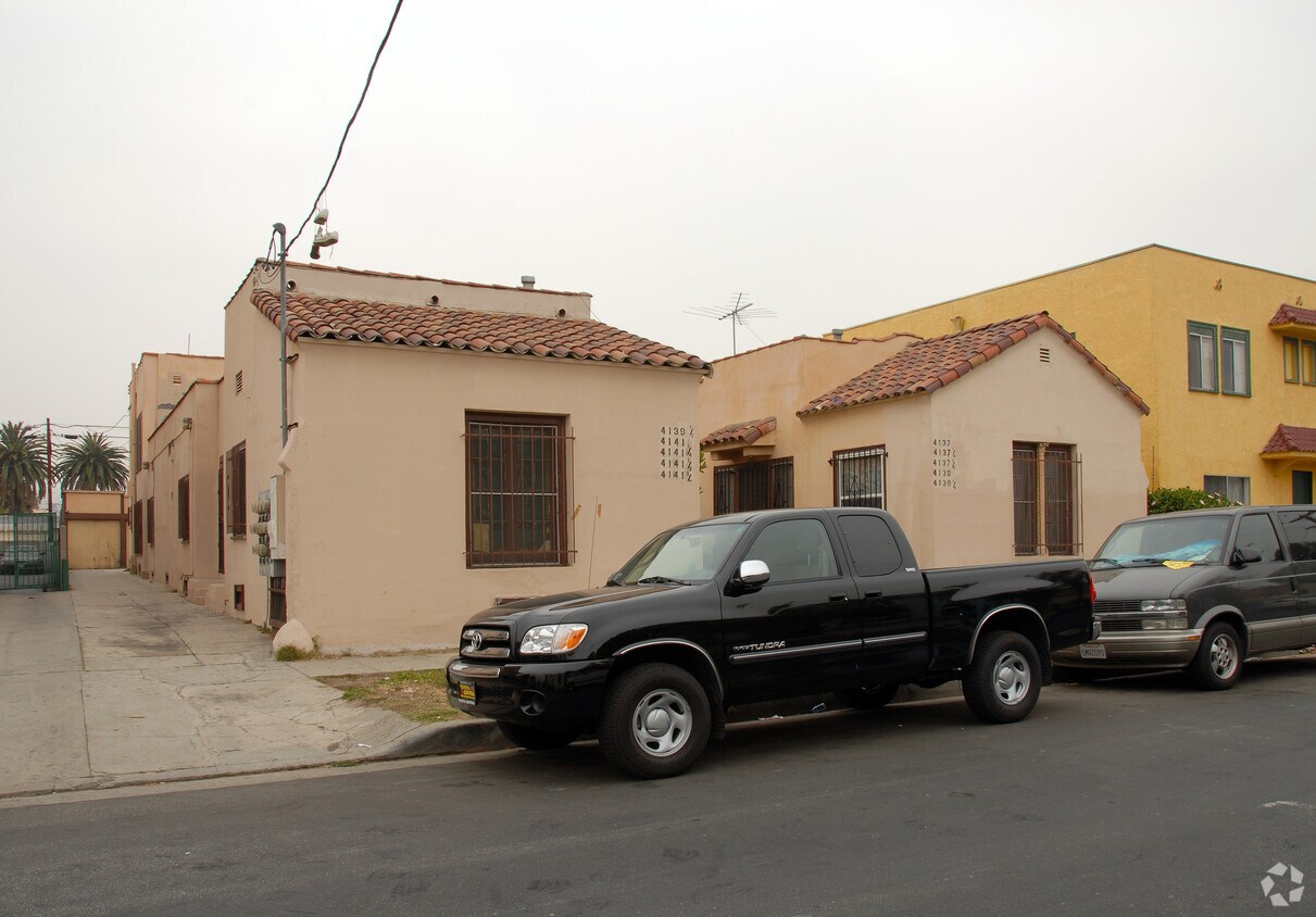 Foto principal - 4141 Monroe St