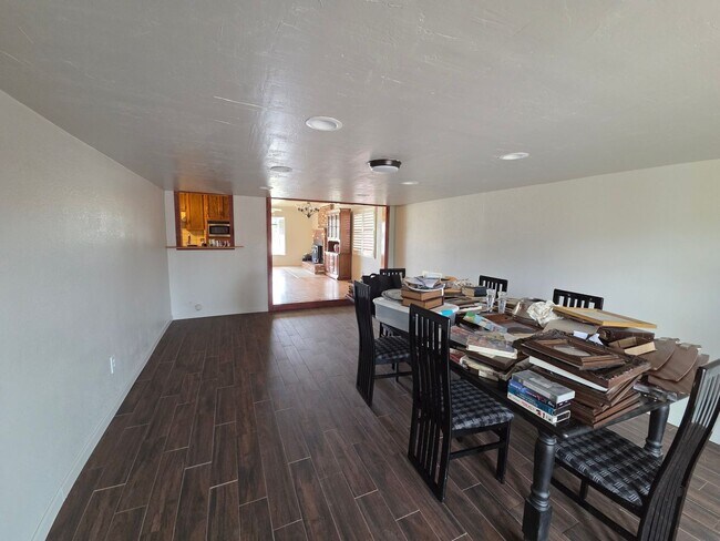 Foto del edificio - Well Maintained - 2 bedroom home in great area.