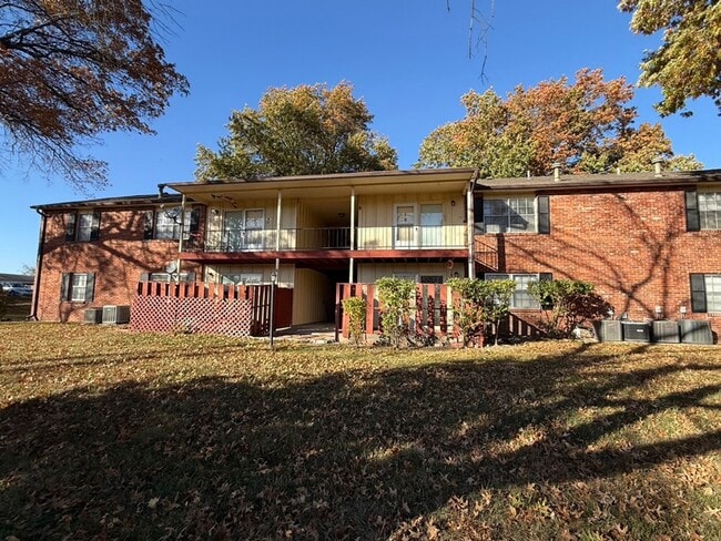 Building Photo - STUDIO Apartment Available