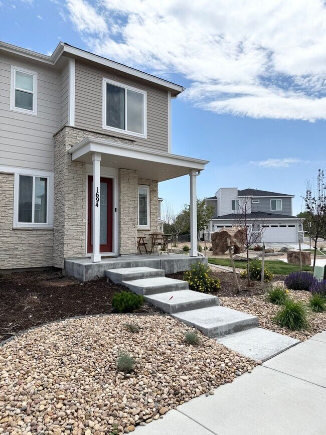 Foto del edificio - Modern 3BR Townhouse in Aurora