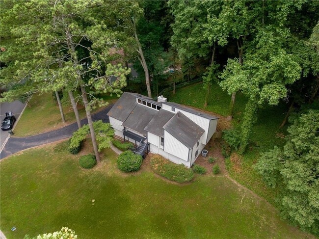 Building Photo - 2708 Spencers Trace NE