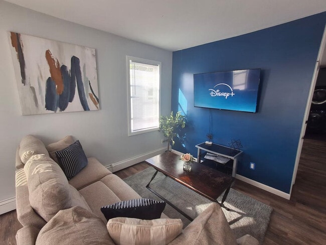 Building Photo - 474 Manton Ave