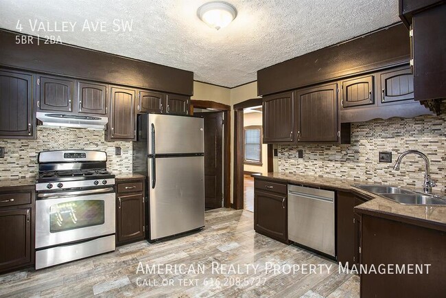 Foto del edificio - 4 Valley Ave SW